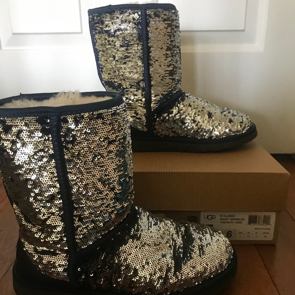 UGG classic short sparkles size 6